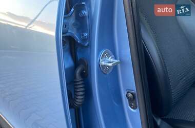 Внедорожник / Кроссовер Hyundai ix35 2012 в 