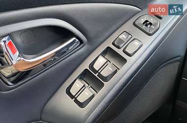 Внедорожник / Кроссовер Hyundai ix35 2012 в 