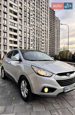 Внедорожник / Кроссовер Hyundai ix35 2010 в 