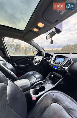 Внедорожник / Кроссовер Hyundai ix35 2010 в 