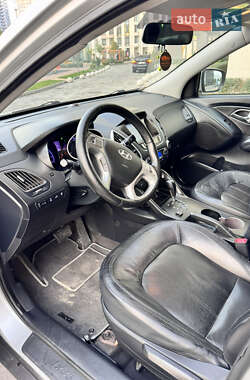 Внедорожник / Кроссовер Hyundai ix35 2010 в 
