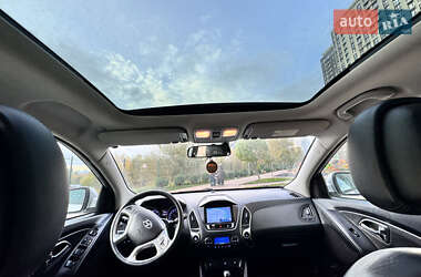 Внедорожник / Кроссовер Hyundai ix35 2010 в 