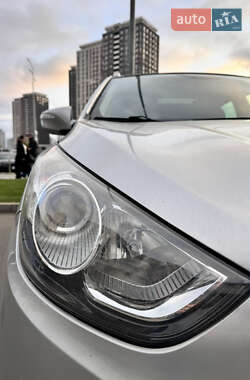 Внедорожник / Кроссовер Hyundai ix35 2010 в 