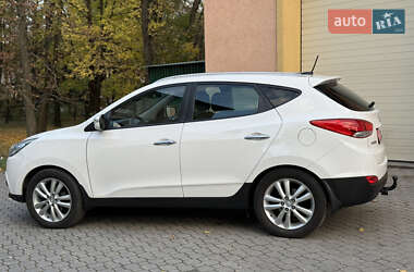 Внедорожник / Кроссовер Hyundai ix35 2012 в 