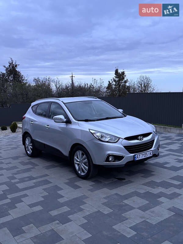 Внедорожник / Кроссовер Hyundai ix35 2013 в 