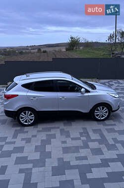 Внедорожник / Кроссовер Hyundai ix35 2013 в 