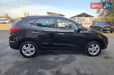 Внедорожник / Кроссовер Hyundai ix35 2013 в 