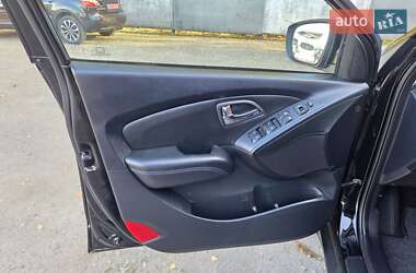 Внедорожник / Кроссовер Hyundai ix35 2013 в 