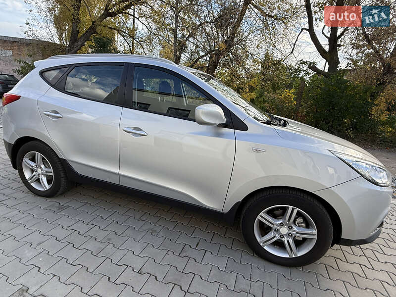 Позашляховик / Кросовер Hyundai ix35 2010 в Млиніві