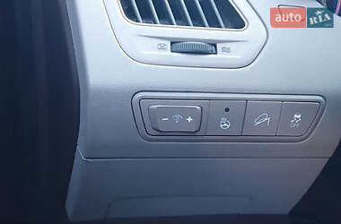 Внедорожник / Кроссовер Hyundai ix35 2013 в 
