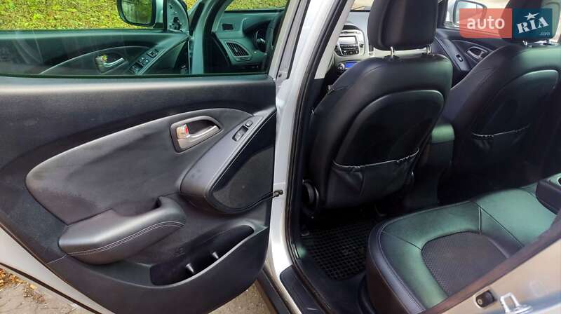 Внедорожник / Кроссовер Hyundai ix35 2010 в Ровно