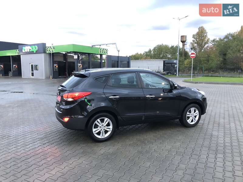 Внедорожник / Кроссовер Hyundai ix35 2011 в Луцке
