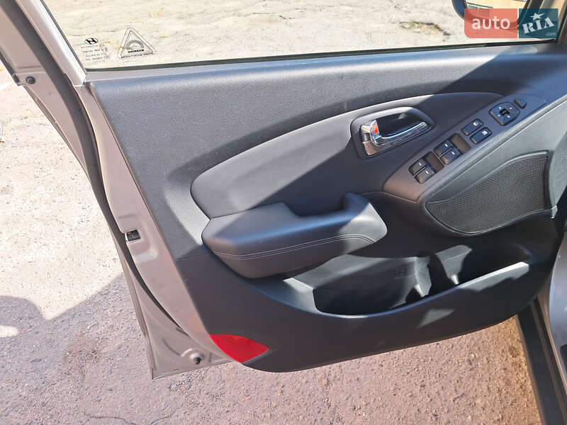 Внедорожник / Кроссовер Hyundai ix35 2011 в Полтаве фото 12 Внедорожник / Кроссовер Hyundai ix35 2011 в Полтаве