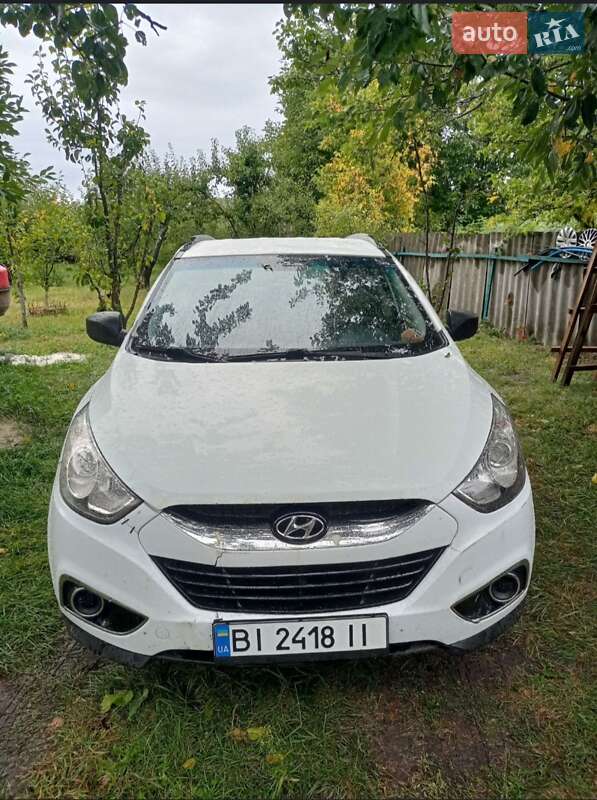 Внедорожник / Кроссовер Hyundai ix35 2010 в Полтаве