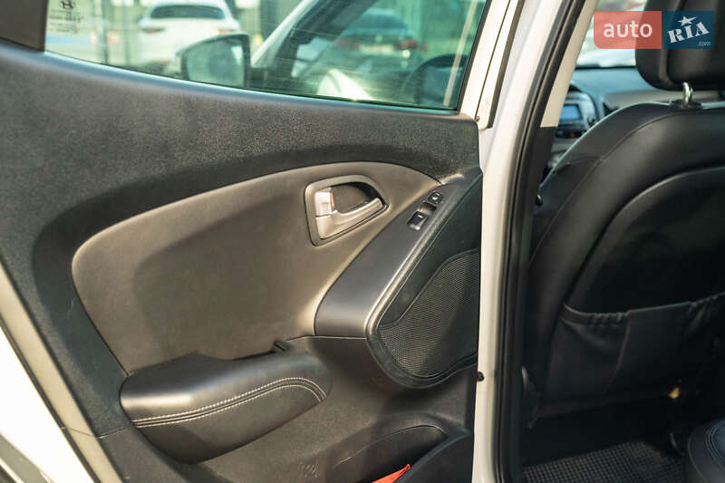 Внедорожник / Кроссовер Hyundai ix35 2011 в Черновцах фото 36 Внедорожник / Кроссовер Hyundai ix35 2011 в Черновцах