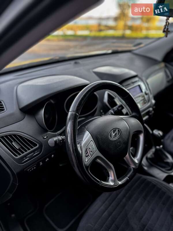 Внедорожник / Кроссовер Hyundai ix35 2011 в Бурштыне