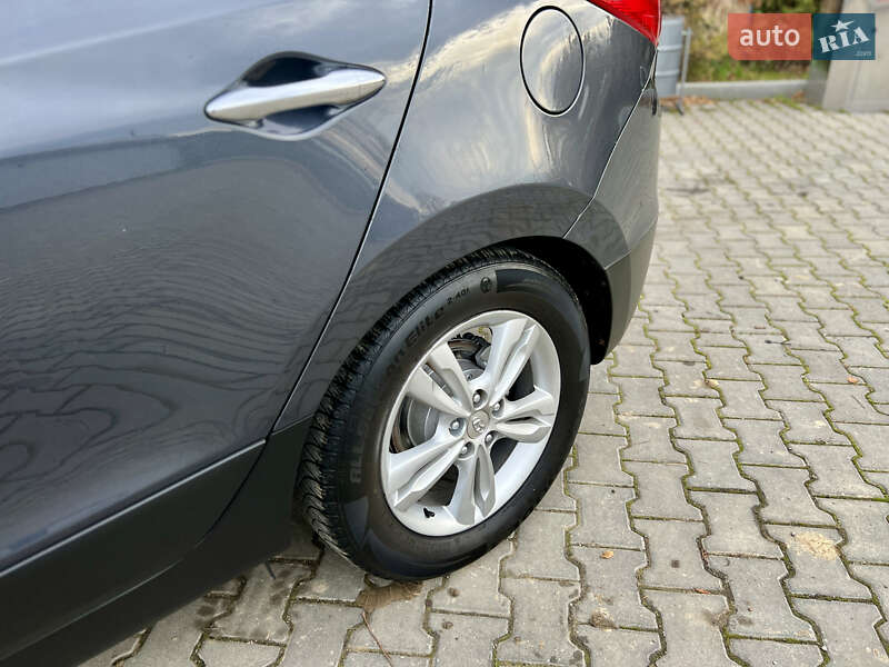 Внедорожник / Кроссовер Hyundai ix35 2010 в Ивано-Франковске фото 23 Внедорожник / Кроссовер Hyundai ix35 2010 в Ивано-Франковске