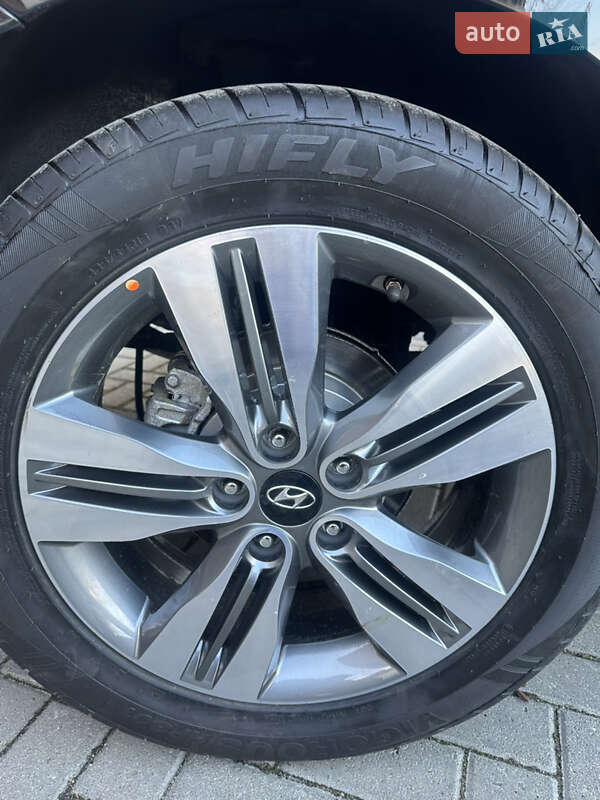 Внедорожник / Кроссовер Hyundai ix35 2014 в Ровно