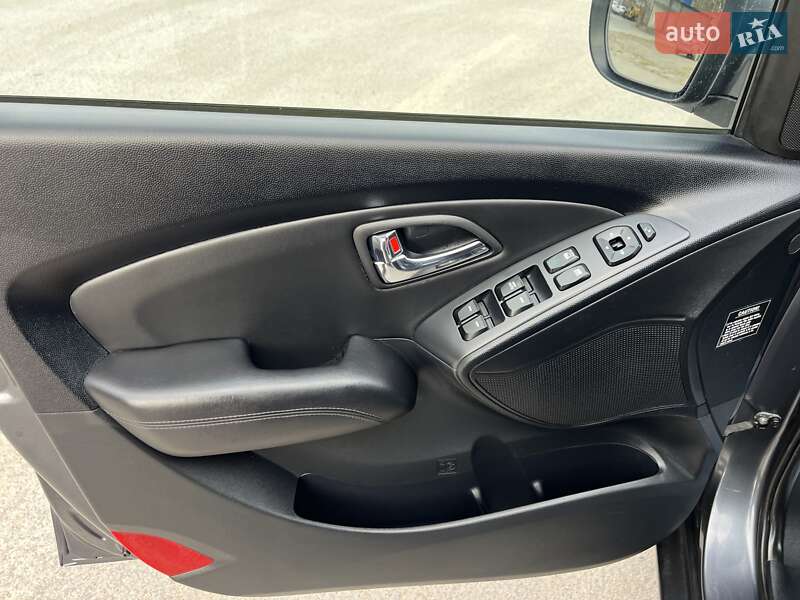 Позашляховик / Кросовер Hyundai ix35 2011 в Радивиліві