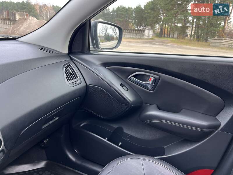 Позашляховик / Кросовер Hyundai ix35 2011 в Радивиліві