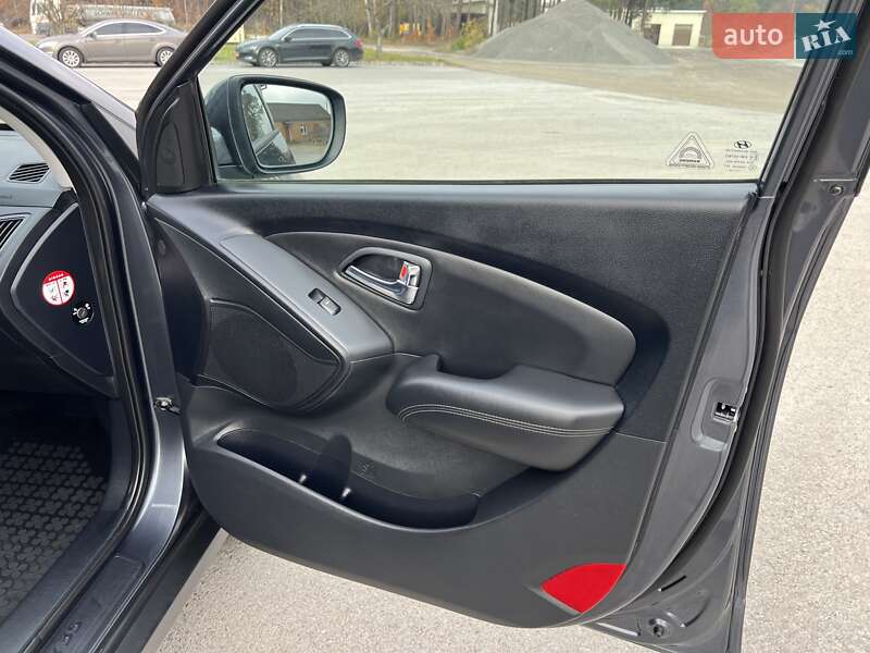 Позашляховик / Кросовер Hyundai ix35 2011 в Радивиліві