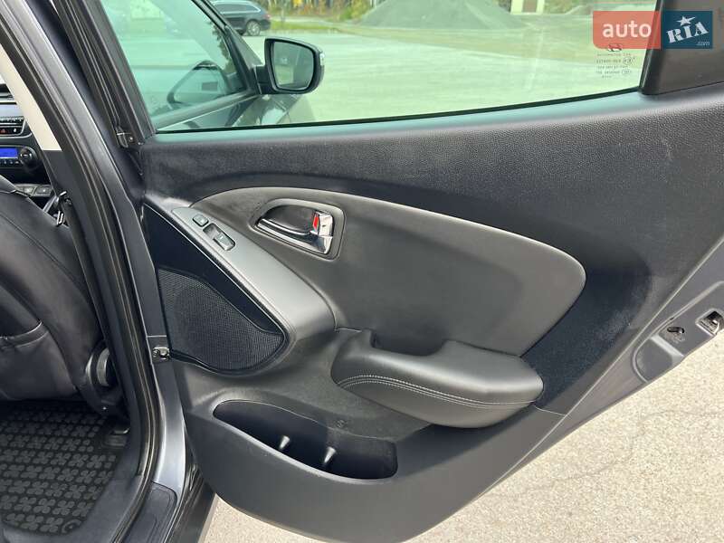 Позашляховик / Кросовер Hyundai ix35 2011 в Радивиліві