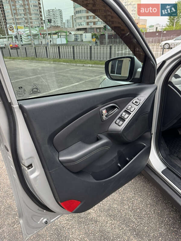 Внедорожник / Кроссовер Hyundai ix35 2012 в Киеве