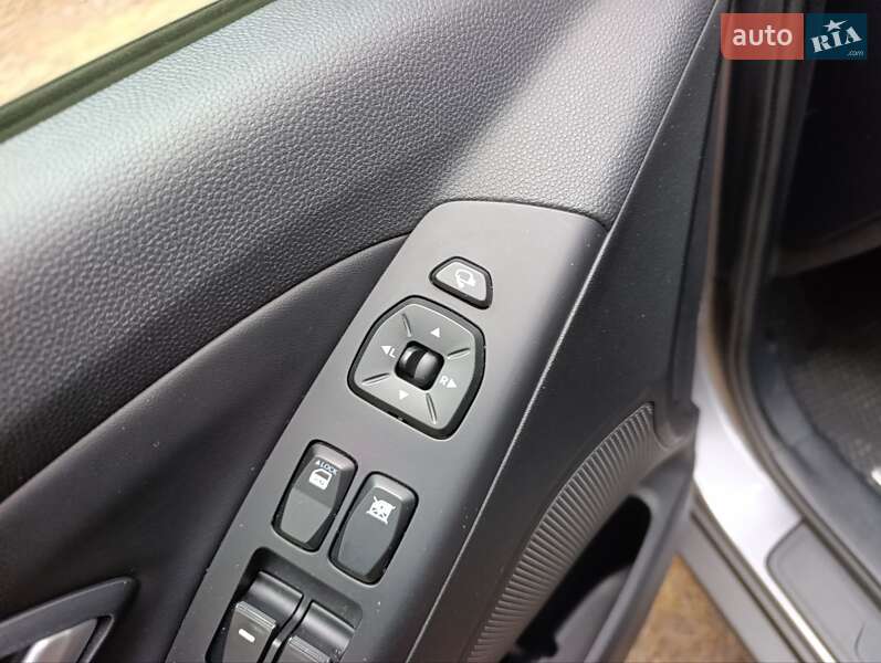 Внедорожник / Кроссовер Hyundai ix35 2013 в Киеве фото 23 Внедорожник / Кроссовер Hyundai ix35 2013 в Киеве