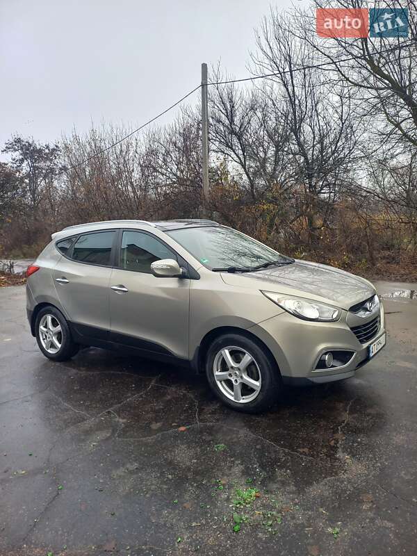 Внедорожник / Кроссовер Hyundai ix35 2010 в Конотопе