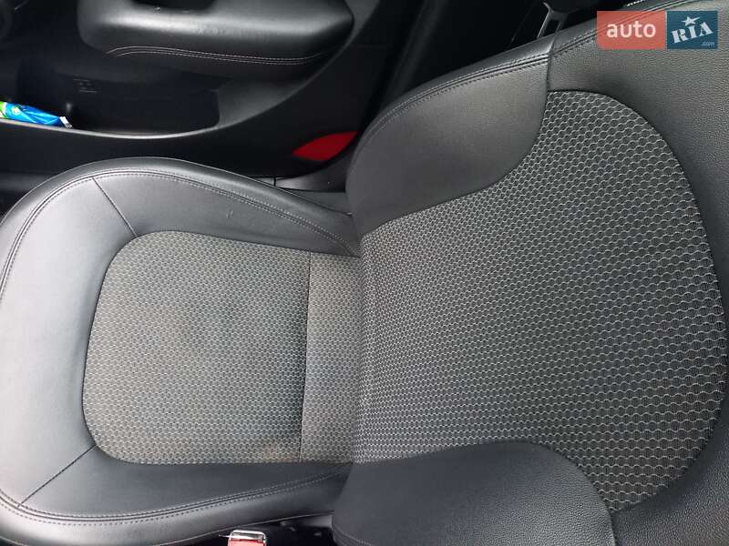 Внедорожник / Кроссовер Hyundai ix35 2010 в Конотопе