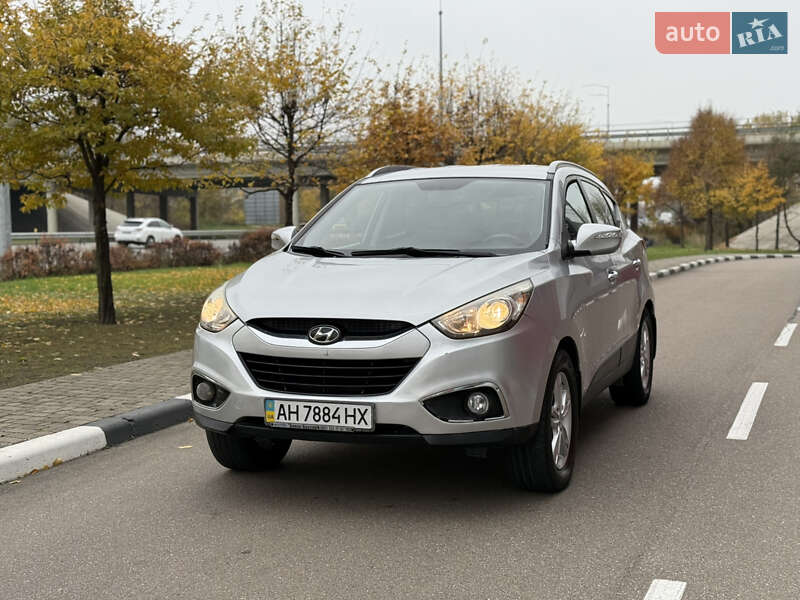 Внедорожник / Кроссовер Hyundai ix35 2010 в Киеве