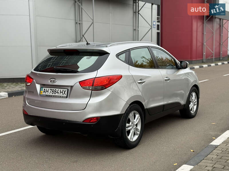 Внедорожник / Кроссовер Hyundai ix35 2010 в Киеве