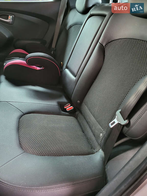 Внедорожник / Кроссовер Hyundai ix35 2011 в Никополе