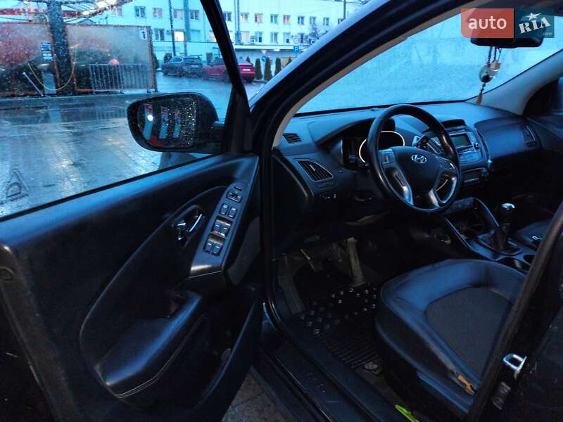 Внедорожник / Кроссовер Hyundai ix35 2010 в Львове
