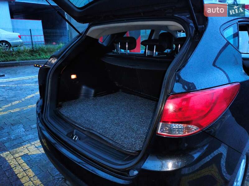 Внедорожник / Кроссовер Hyundai ix35 2010 в Львове