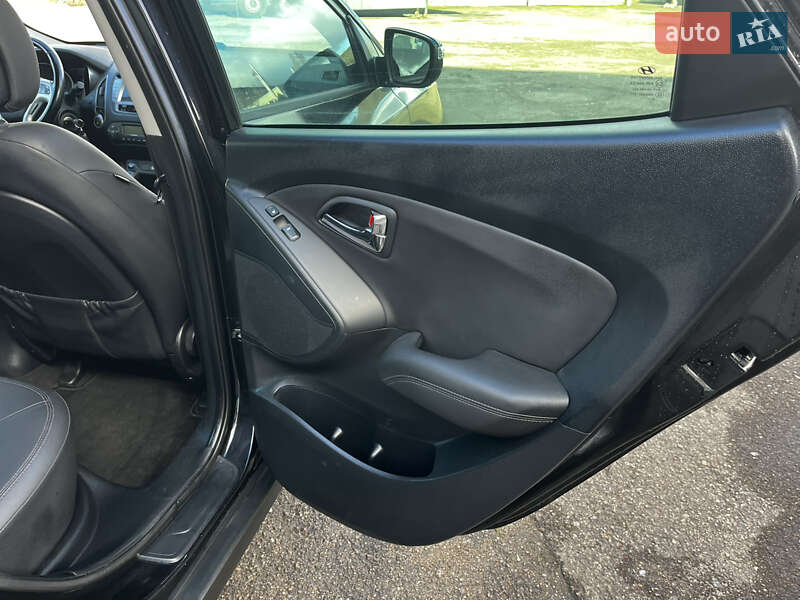 Внедорожник / Кроссовер Hyundai ix35 2010 в Луцке