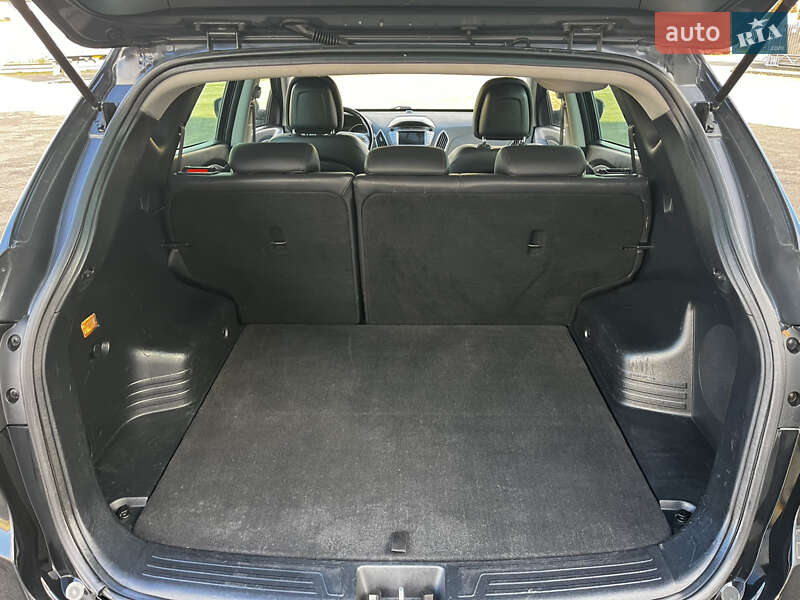Внедорожник / Кроссовер Hyundai ix35 2010 в Луцке