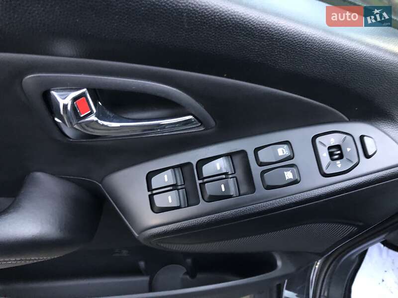 Внедорожник / Кроссовер Hyundai ix35 2011 в Луцке фото 23 Внедорожник / Кроссовер Hyundai ix35 2011 в Луцке