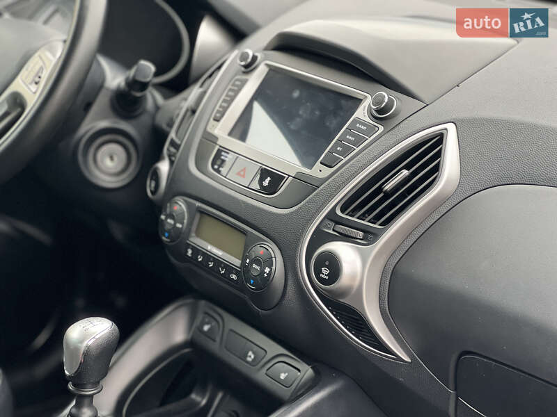 Внедорожник / Кроссовер Hyundai ix35 2011 в Луцке