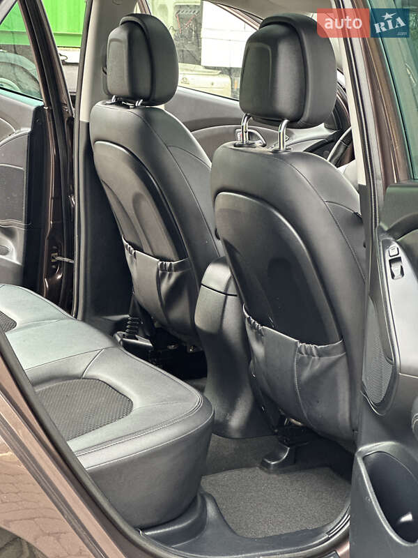 Внедорожник / Кроссовер Hyundai ix35 2011 в Радивилове