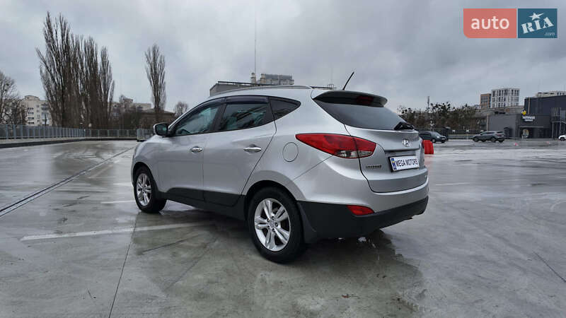 Внедорожник / Кроссовер Hyundai ix35 2011 в Киеве