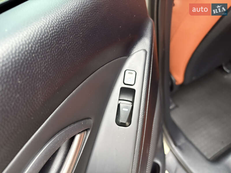 Внедорожник / Кроссовер Hyundai ix35 2010 в Черновцах фото 13 Внедорожник / Кроссовер Hyundai ix35 2010 в Черновцах
