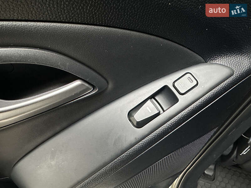 Позашляховик / Кросовер Hyundai ix35 2011 в Львові фото 26 Позашляховик / Кросовер Hyundai ix35 2011 в Львові