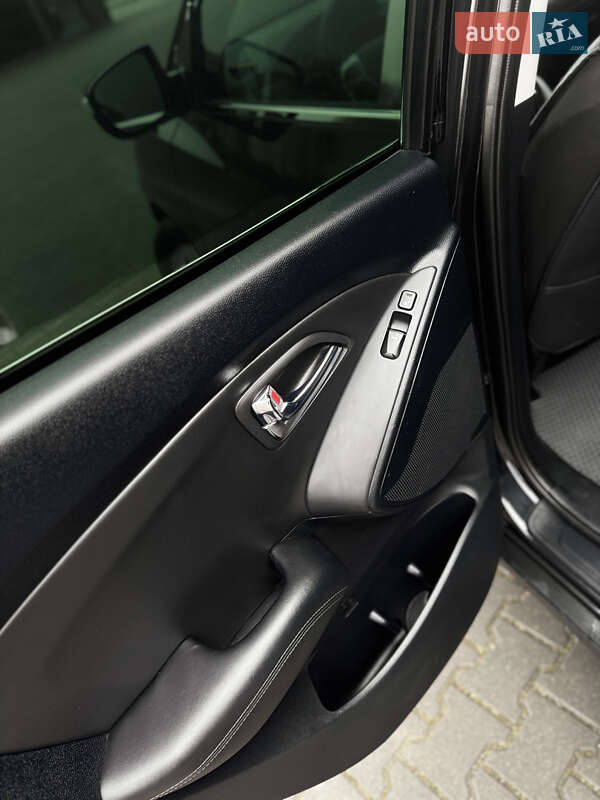 Внедорожник / Кроссовер Hyundai ix35 2010 в Зборове фото 35 Внедорожник / Кроссовер Hyundai ix35 2010 в Зборове