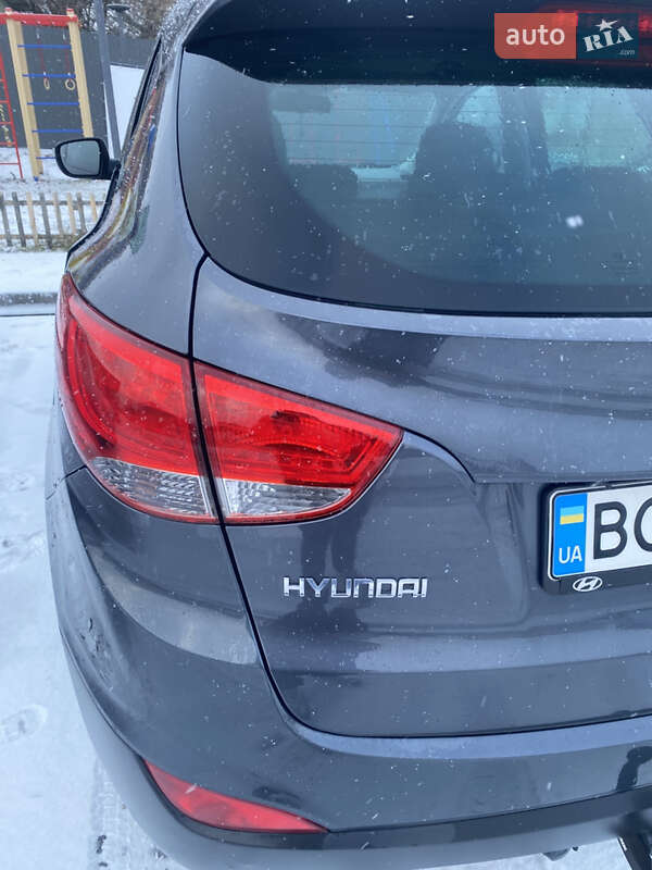 Внедорожник / Кроссовер Hyundai ix35 2011 в Чернигове