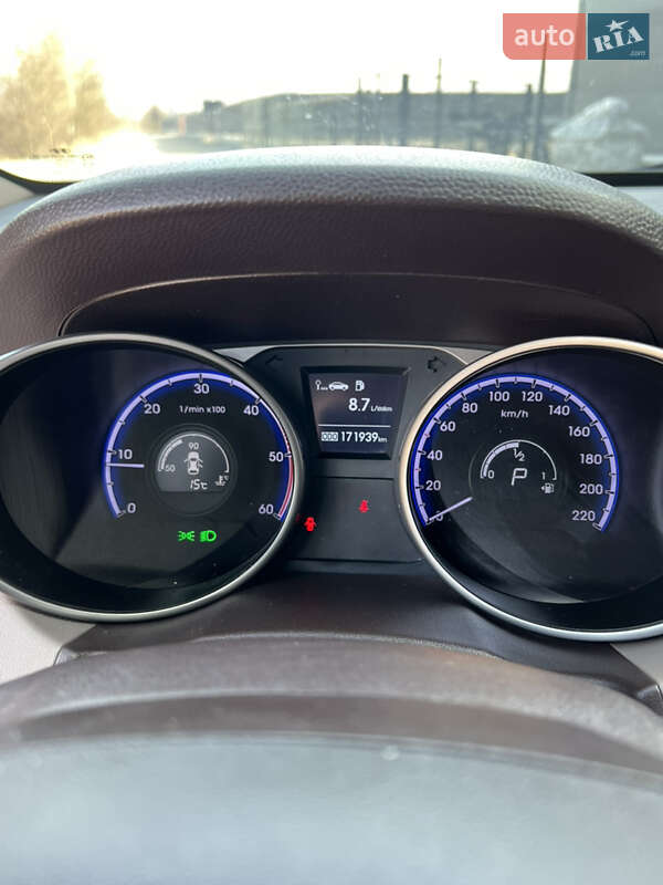 Позашляховик / Кросовер Hyundai ix35 2011 в Івано-Франківську