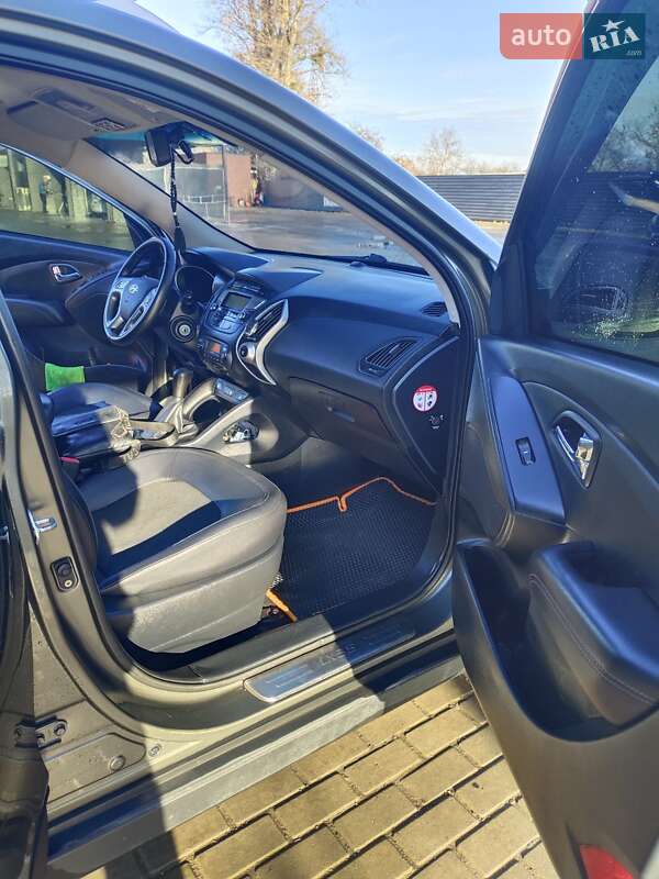 Позашляховик / Кросовер Hyundai ix35 2010 в Івано-Франківську
