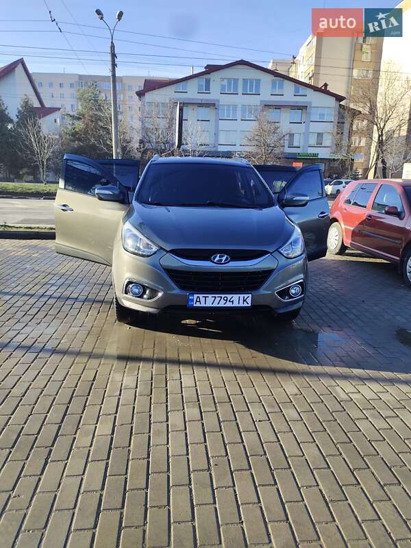 Позашляховик / Кросовер Hyundai ix35 2010 в Івано-Франківську
