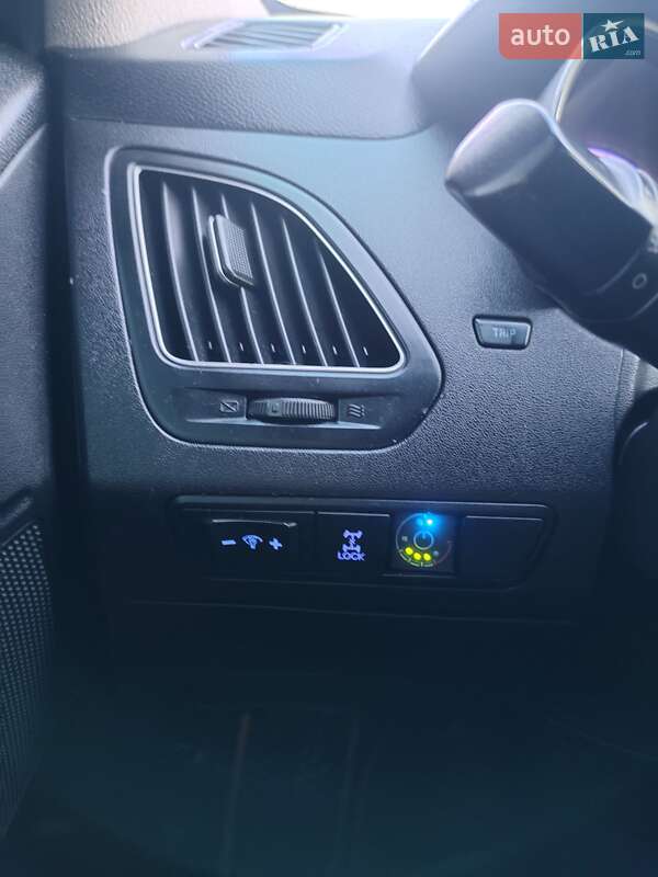 Позашляховик / Кросовер Hyundai ix35 2010 в Івано-Франківську