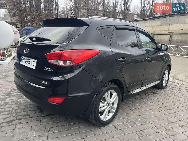 Позашляховик / Кросовер Hyundai ix35 2010 в Одесі